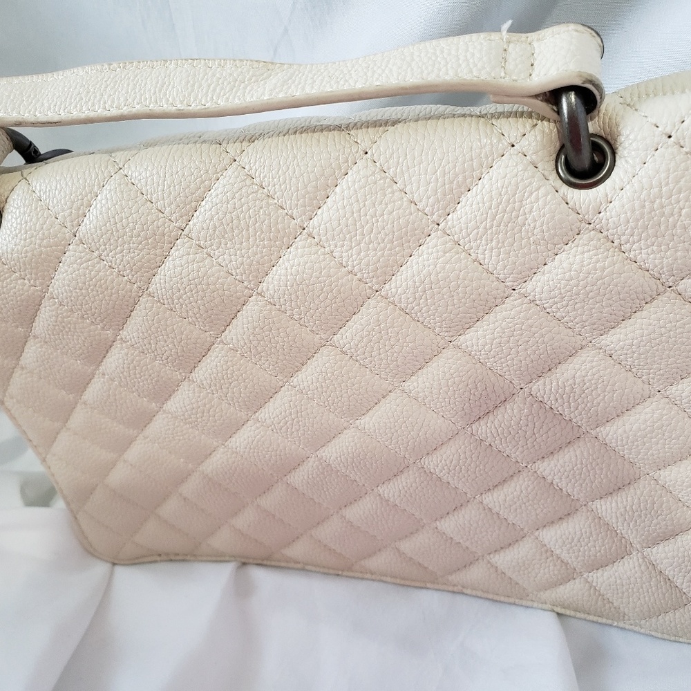 Forever 21 Cream Quilted Pattern Handbag - Picture 2 of 6